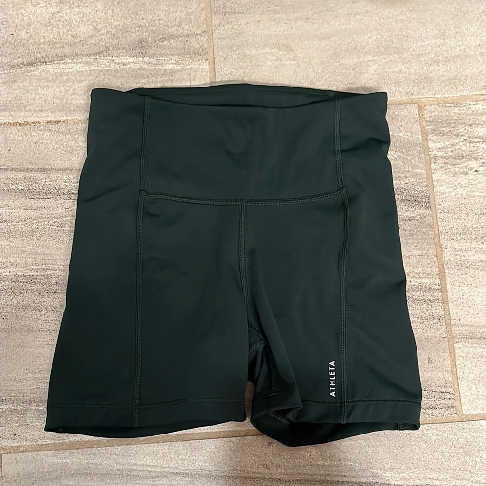 NWOT Athleta Women's Ultimate Run Shortie